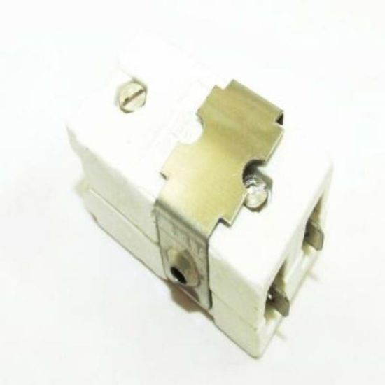 Picture of SOCKET ELEMENT 3 PIN NO 1421_2 